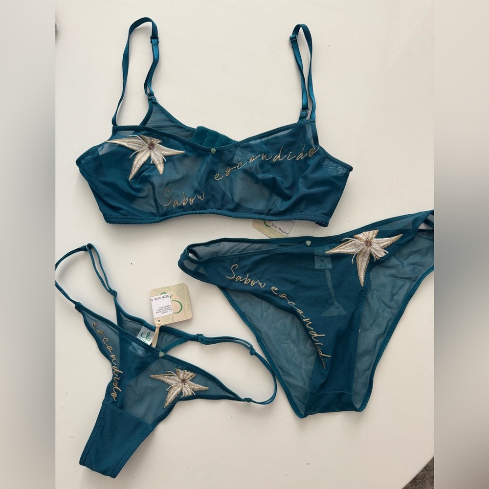 Clo Intimo Lingerie Set / Size M / New With Tags
